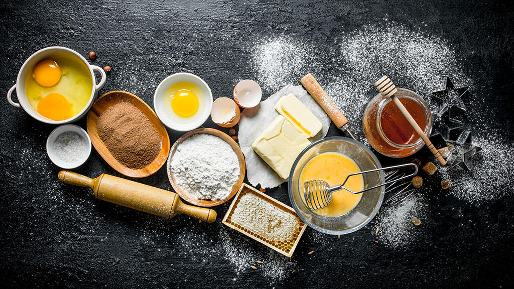 The Difference Between Baking and Cooking