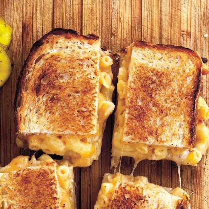 Grilled Mac and Cheese Sandwich