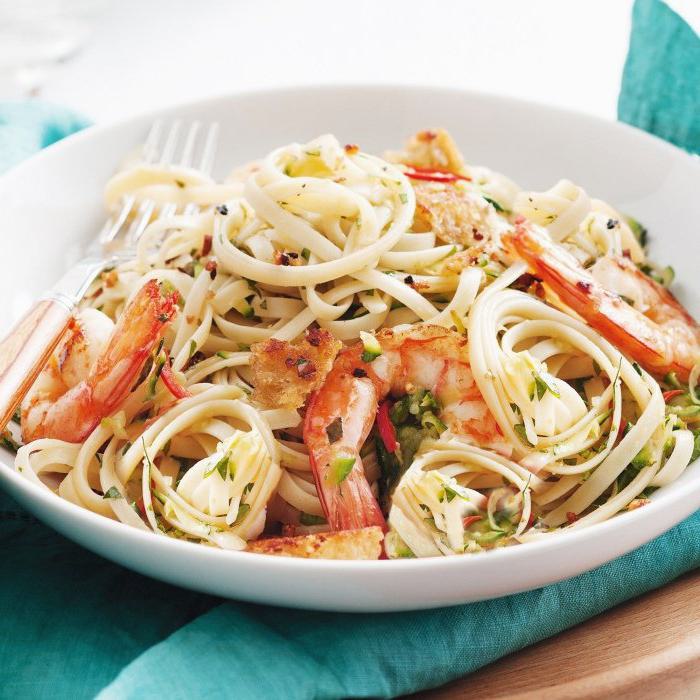 Chilli prawn linguine