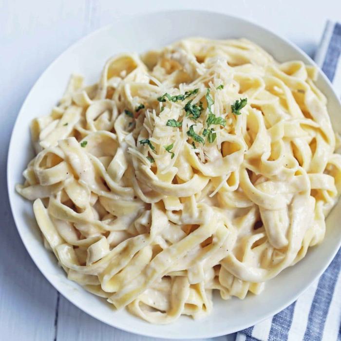 Fettuccine Alfredo
